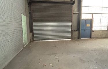 Vente local 2200 m² – Saint-Priest