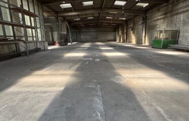 Vente local 2200 m² – Saint-Priest